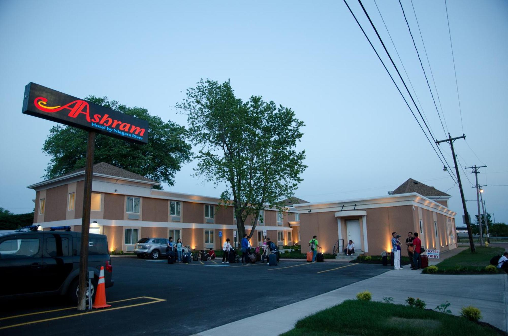 Aashram Hotel By Niagara River Niagara Falls Exterior photo