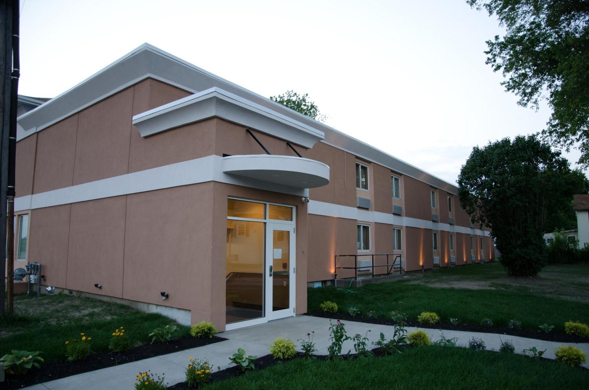 Aashram Hotel By Niagara River Niagara Falls Exterior photo