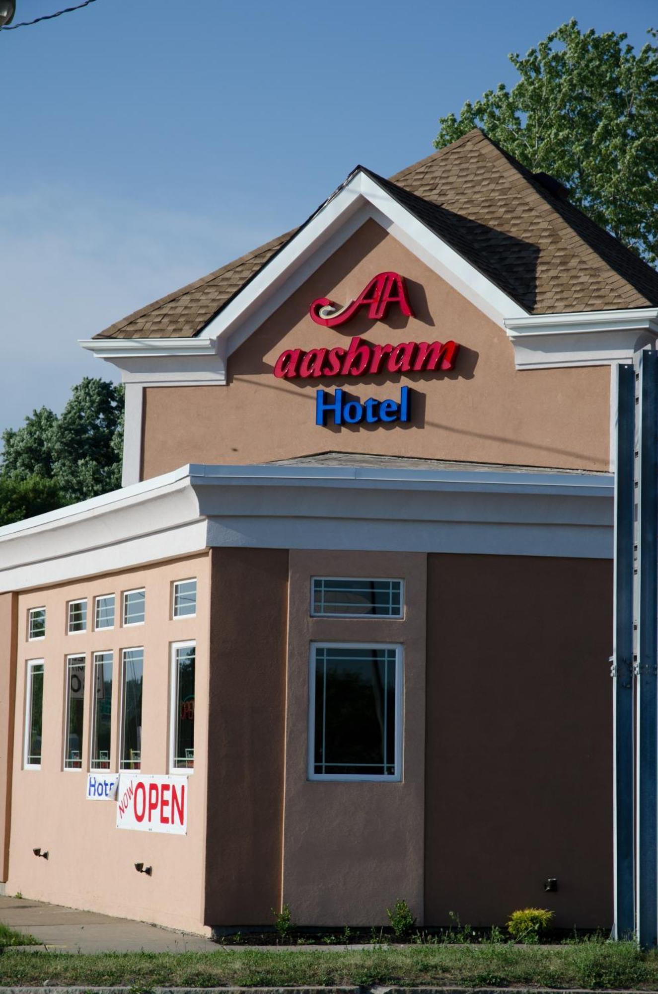 Aashram Hotel By Niagara River Niagara Falls Exterior photo