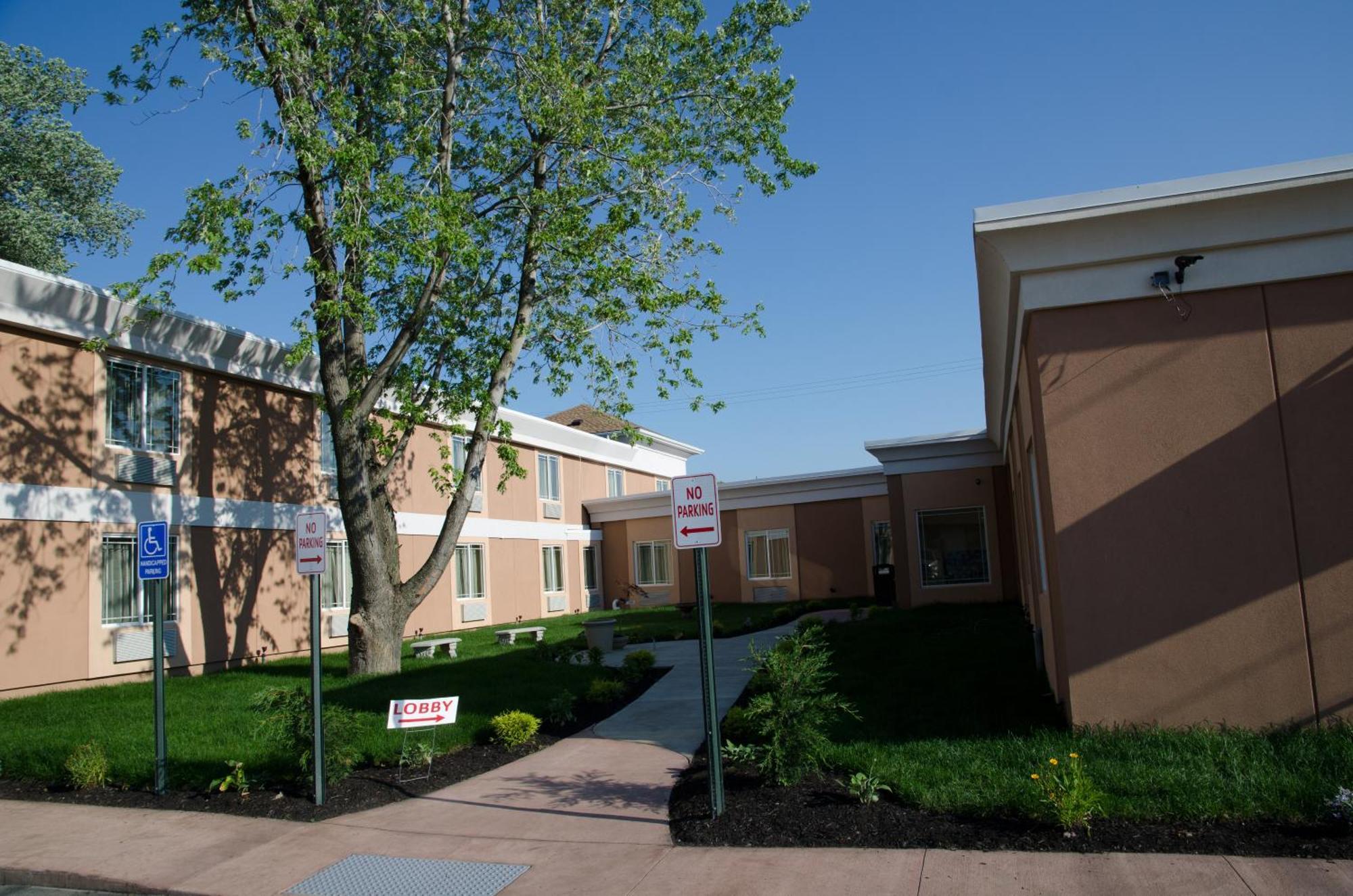 Aashram Hotel By Niagara River Niagara Falls Exterior photo
