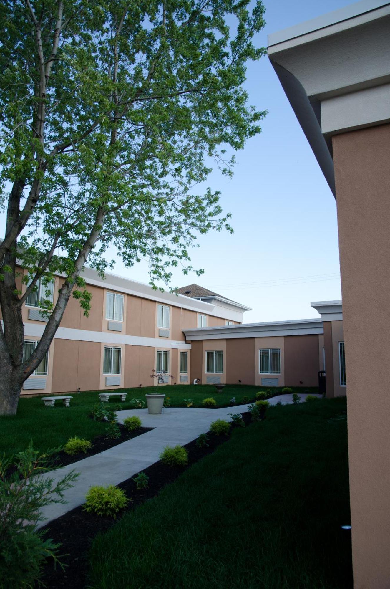 Aashram Hotel By Niagara River Niagara Falls Exterior photo