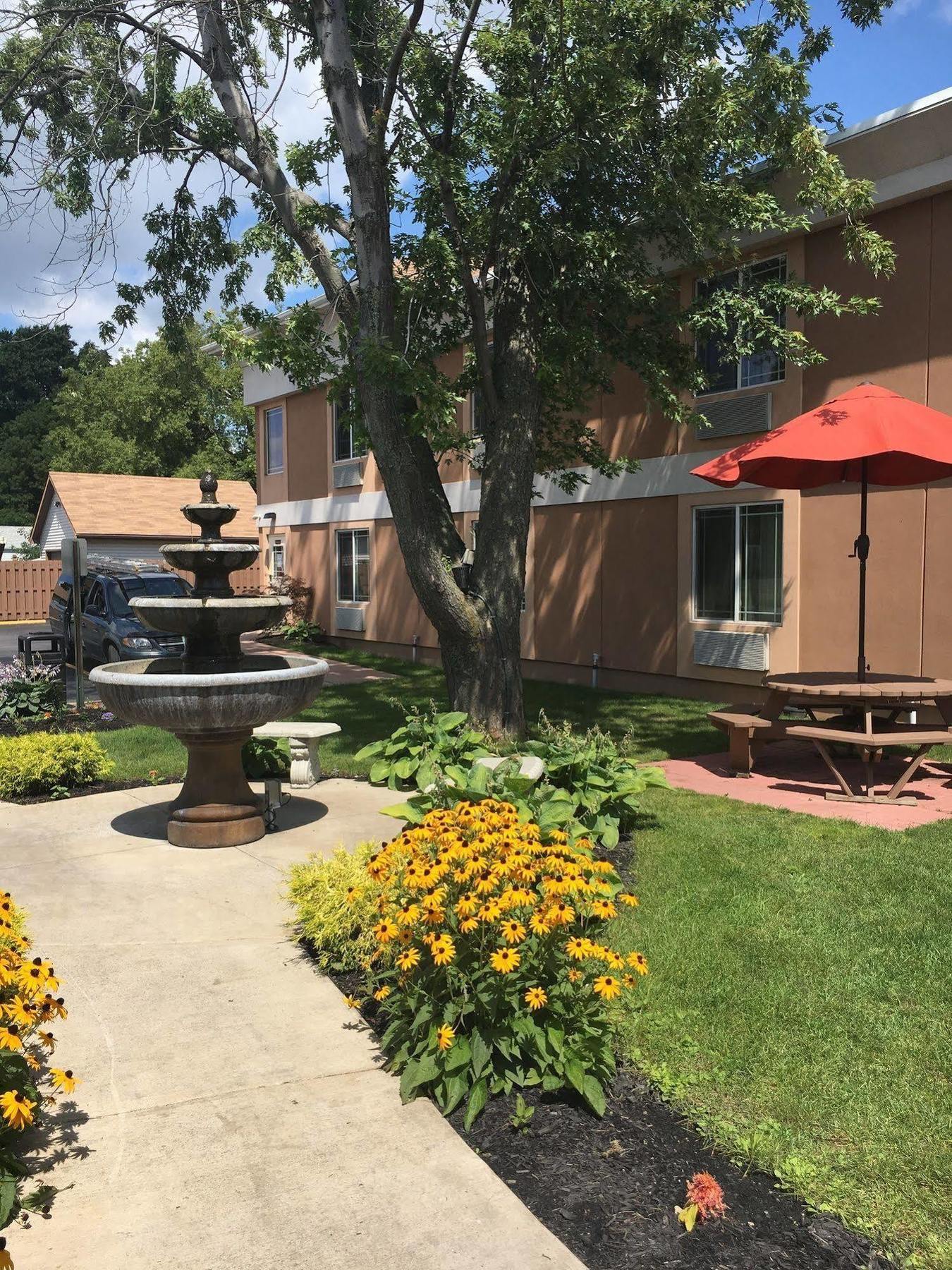 Aashram Hotel By Niagara River Niagara Falls Exterior photo